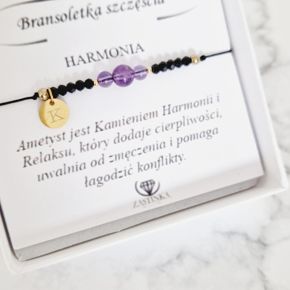 Elegancka, personalizowana bransoletka Harmonii Ametyst grawer z intencją harmonii z ametystem i osobistym grawerem to świetny pomysł na Prezent