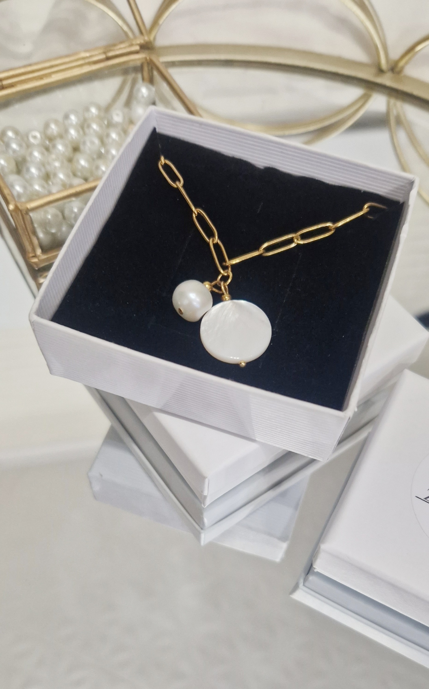 Naszyjnik łańcuszek muszla z perłą Naszyjnik łańcuszek muszla z perłą